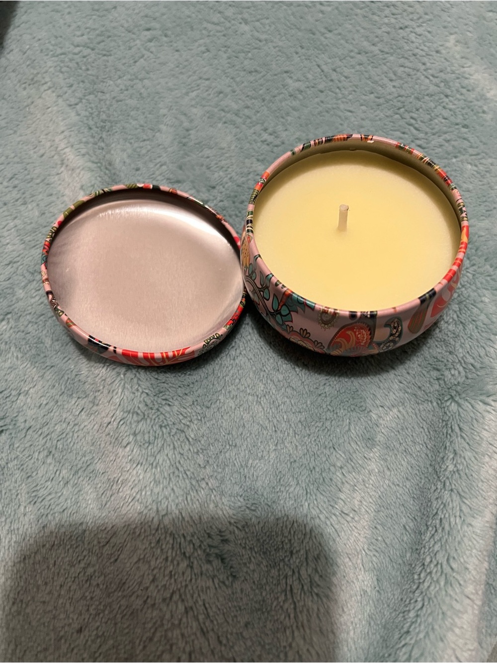Floral Pattern Tin Candle - Pale Yellow Wax
